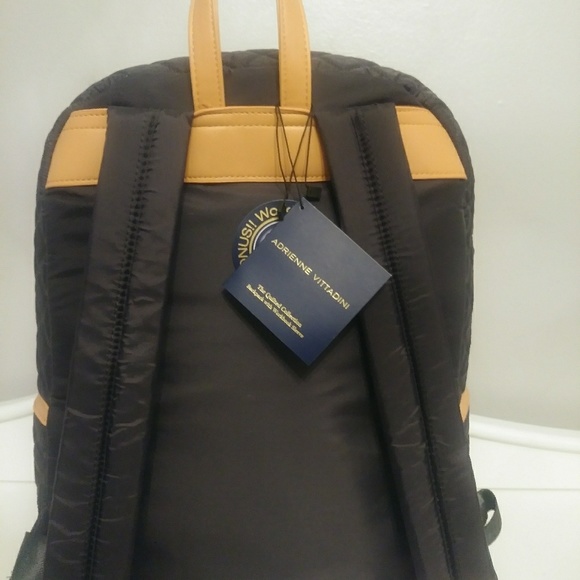 💲ADRIENNE VITTADINI - Quilted Black Backpack - Picture 4 of 8
